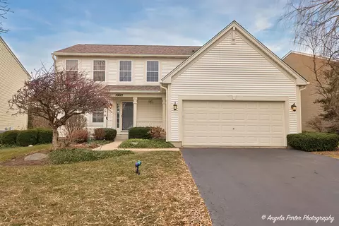 39627 N Queensbury Ln, Beach Park, IL 60083