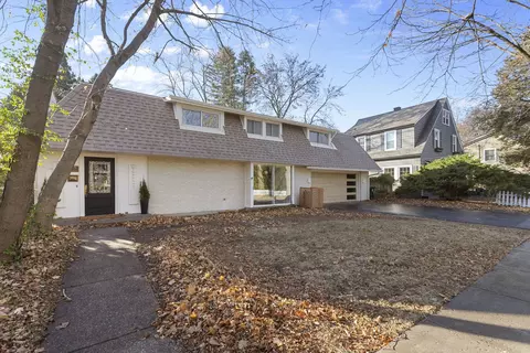 315 E Liberty St, Barrington, IL 60010