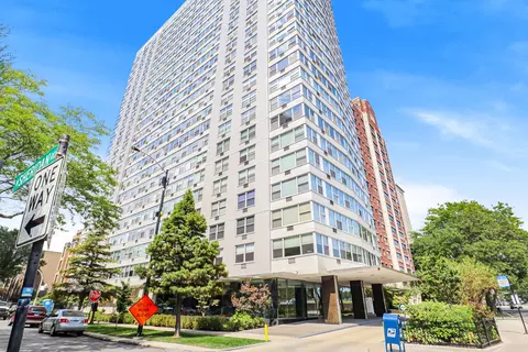 3900 N Lake Shore Dr #23H, Chicago, IL 60613