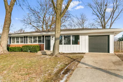 1812 Lucylle Ave, Saint Charles, IL 60174