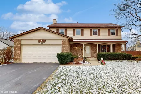 565 Parkside Ct, Crystal Lake, IL 60012