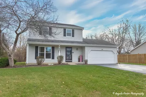 783 Portsmouth Dr, Island Lake, IL 60042