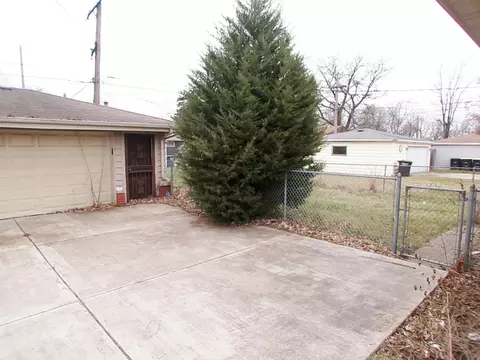 Exterior - 17810 Burnham Ave, Lansing, IL 60438 photo 2 of 4