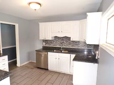 Kitchen - 17810 Burnham Ave, Lansing, IL 60438 photo 1 of 2