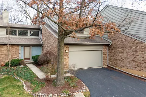 9 Brook Ln, Palos Park, IL 60464