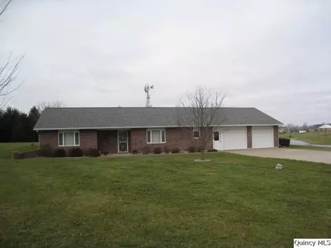 400 N Main, Camp Point, IL 62320 photo 1
