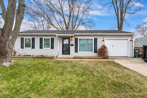 835 Post Ln, Streamwood, IL 60107