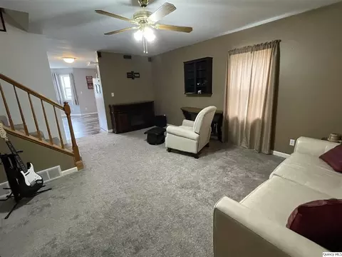 110 S Main St, Payson, IL 62360 photo 9