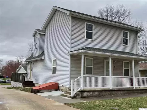 110 S Main St, Payson, IL 62360 photo 2