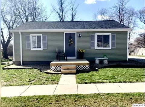 138 E Church St, Mendon, IL 62351 photo 1