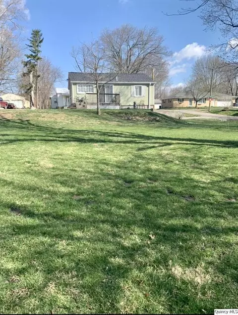 138 E Church St, Mendon, IL 62351 photo 5