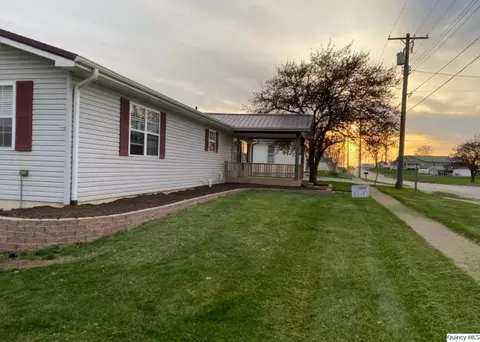 401 W Wood, Camp Point, IL 62320 photo 1