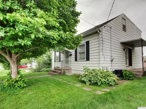 2015 Harrison St, Quincy, IL 62305 photo 1