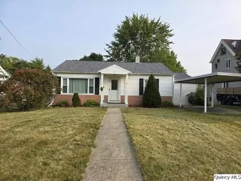241 Cherry St, Carthage, IL 62321 photo 21