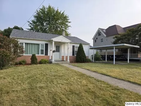 241 Cherry St, Carthage, IL 62321 photo 1