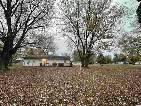 605 E Green St, Augusta, IL 62311 photo 13