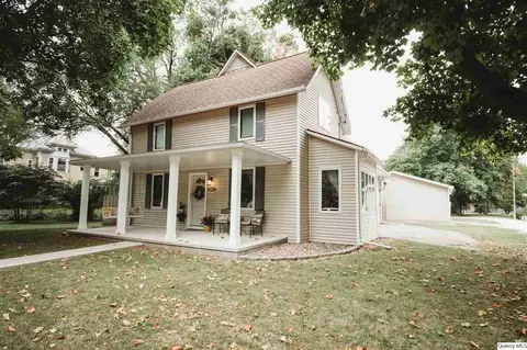 209 N Ohio St, Camp Point, IL 62320 photo 1