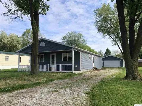 205 E Chestnut, Mount Sterling, IL 62353 photo 1