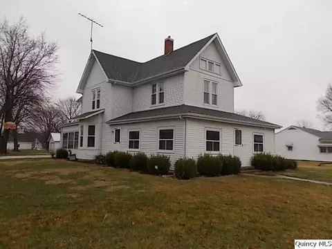 703 Walnut St, Carthage, IL 62321 photo 1
