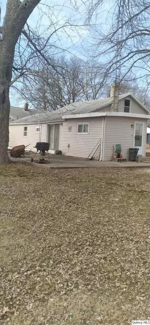 202 E Brainard, Payson, IL 62360 photo 1
