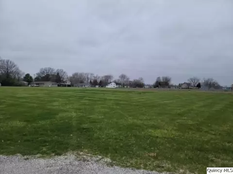 APT 13 Russell Court, Carthage, IL 62321