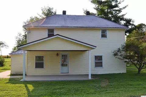 401 W Prairie St, Camp Point, IL 62320 photo 1