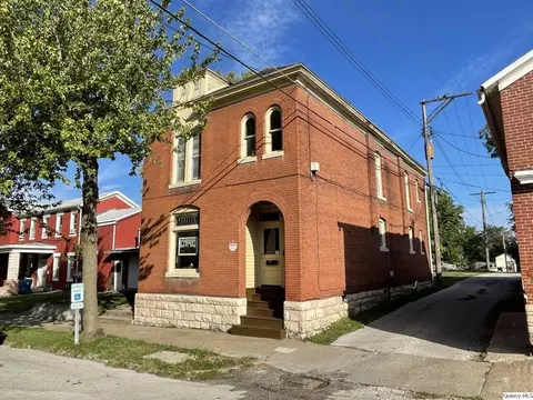 715 Spring St, Quincy, IL 62301 photo 1
