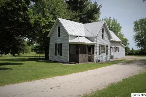 210 E Perkins, Payson, IL 62360 photo 1