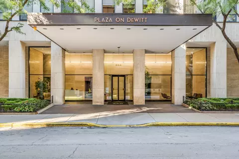 260 E Chestnut St #1205, Chicago, IL 60611