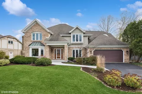 124 Danada Dr, Wheaton, IL 60189