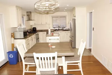 Kitchen - 1522 Morris Ave, Berkeley, IL 60163 photo 2 of 2