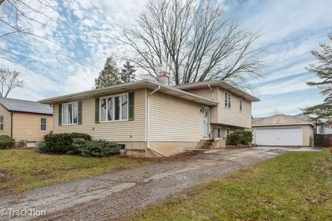 4511 Chelsea Ave, Lisle, IL 60532