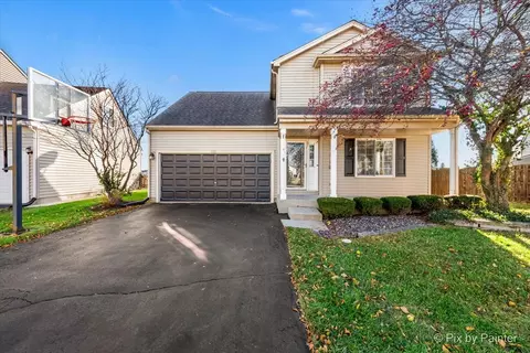 211 Bridlewood Cir, Lake In The Hills, IL 60156