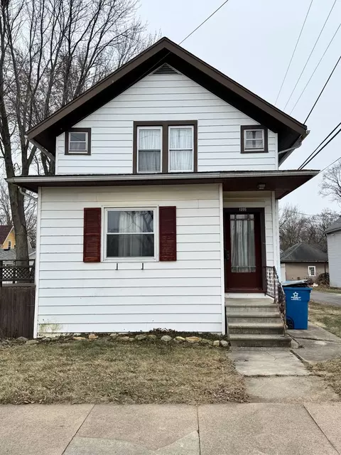 1205 6th St, Mendota, IL 61342