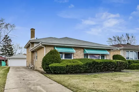 8847 N Ozanam Ave, Niles, IL 60714