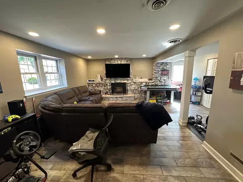 655 Cedar Ln, Bartlett, IL 60103 photo 6