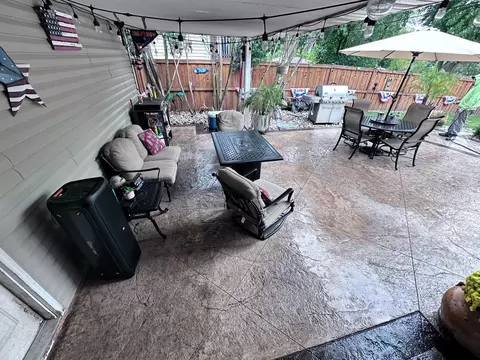 655 Cedar Ln, Bartlett, IL 60103 photo 12