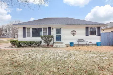 783 Elizabeth St, South Elgin, IL 60177