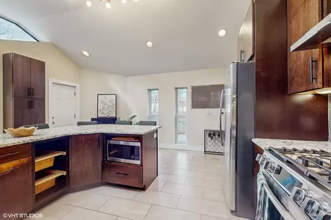 9238 Forestview Rd, Evanston, IL 60203 photo 10