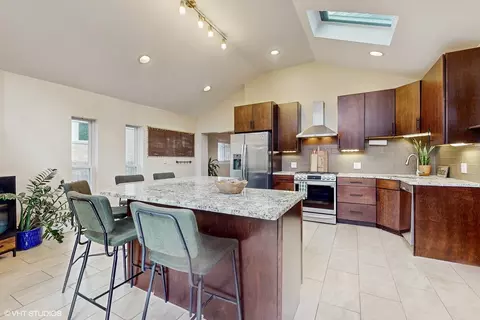 9238 Forestview Rd, Evanston, IL 60203 photo 9