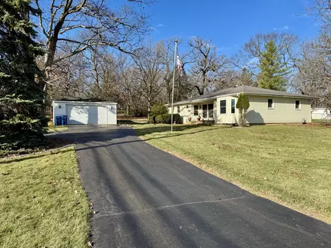 5544 Gages Lake Rd, Gurnee, IL 60031