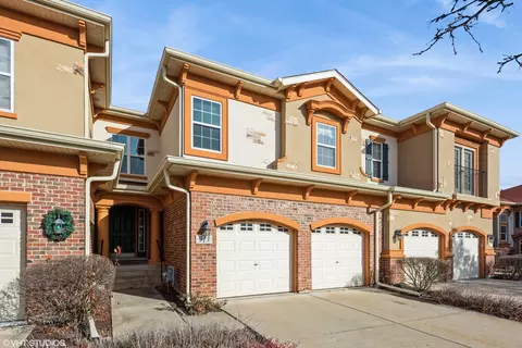 313 Veneto Dr, Bloomingdale, IL 60108