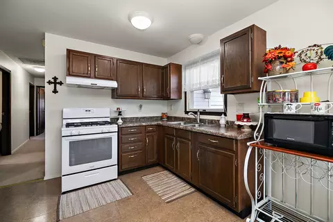 418 S Second St, Peotone, IL 60468 photo 11