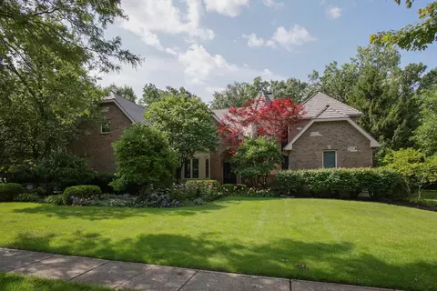 1233 Ashbury Ln, Libertyville, IL 60048