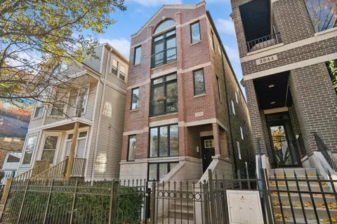 3042 N Racine Ave #1, Chicago, IL 60657