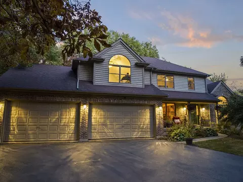 10920 Hill Crest Ln, Marengo, IL 60152