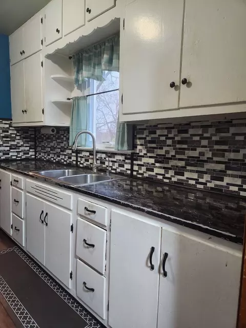 Kitchen - 17801 Bock Rd, Lansing, IL 60438 photo 2 of 2