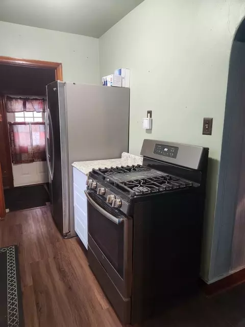 Kitchen - 17801 Bock Rd, Lansing, IL 60438 photo 1 of 2