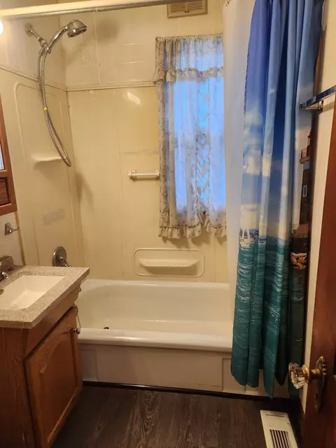 Bath - 17801 Bock Rd, Lansing, IL 60438 photo 1 of 2