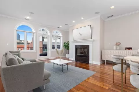 1019 W Monroe St #4E, Chicago, IL 60607 photo 2